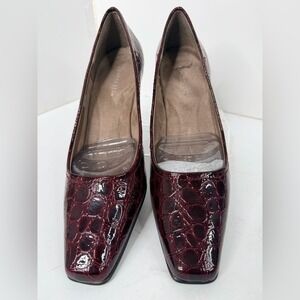 NWOT Aerosoles Burgundy Croc Embossed‎ Pumps Square Toe Low Heel Size 8